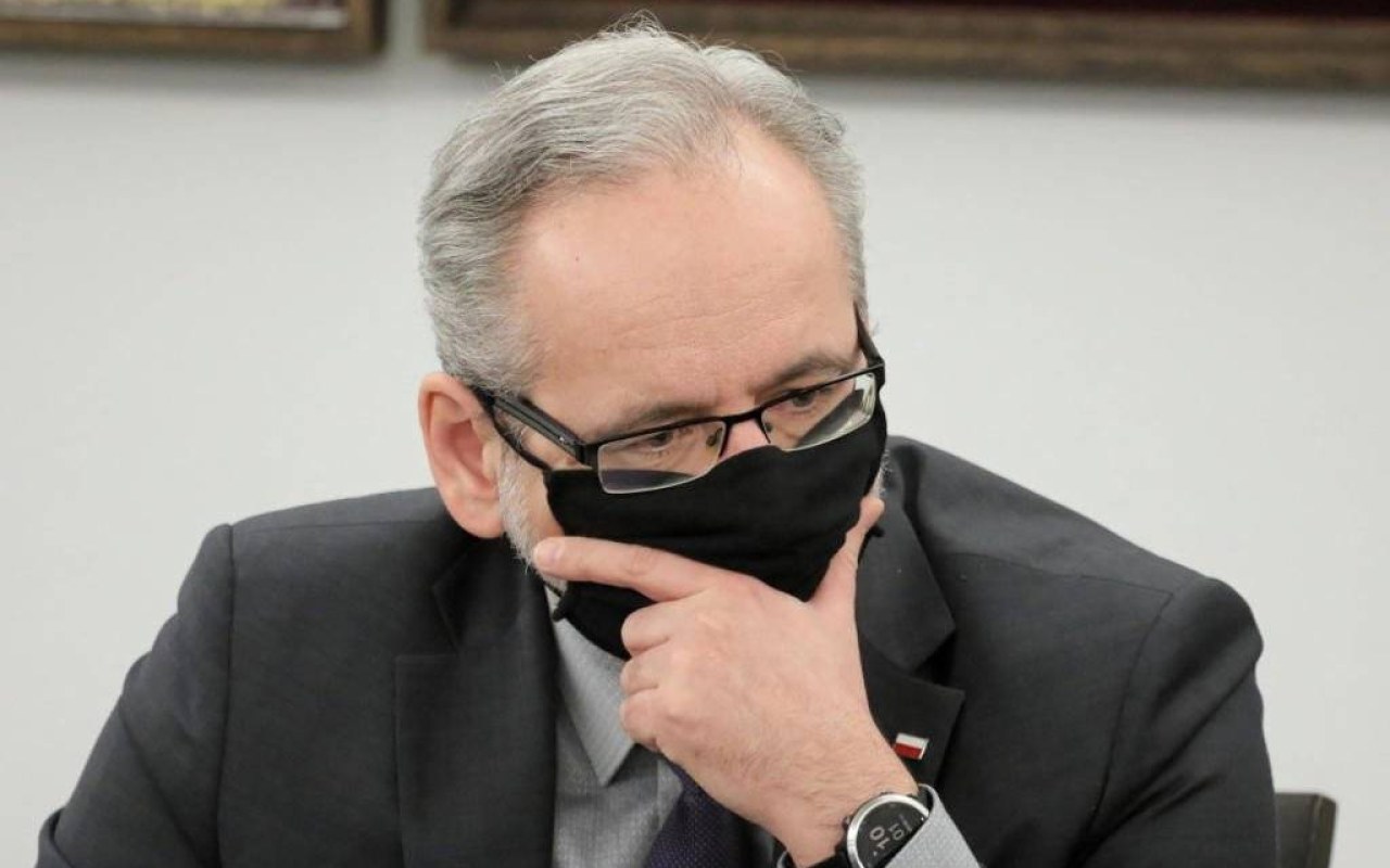 Niedzielski o luzowaniu obostrzeń: wszystkie decyzje muszą być bardzo ostrożne