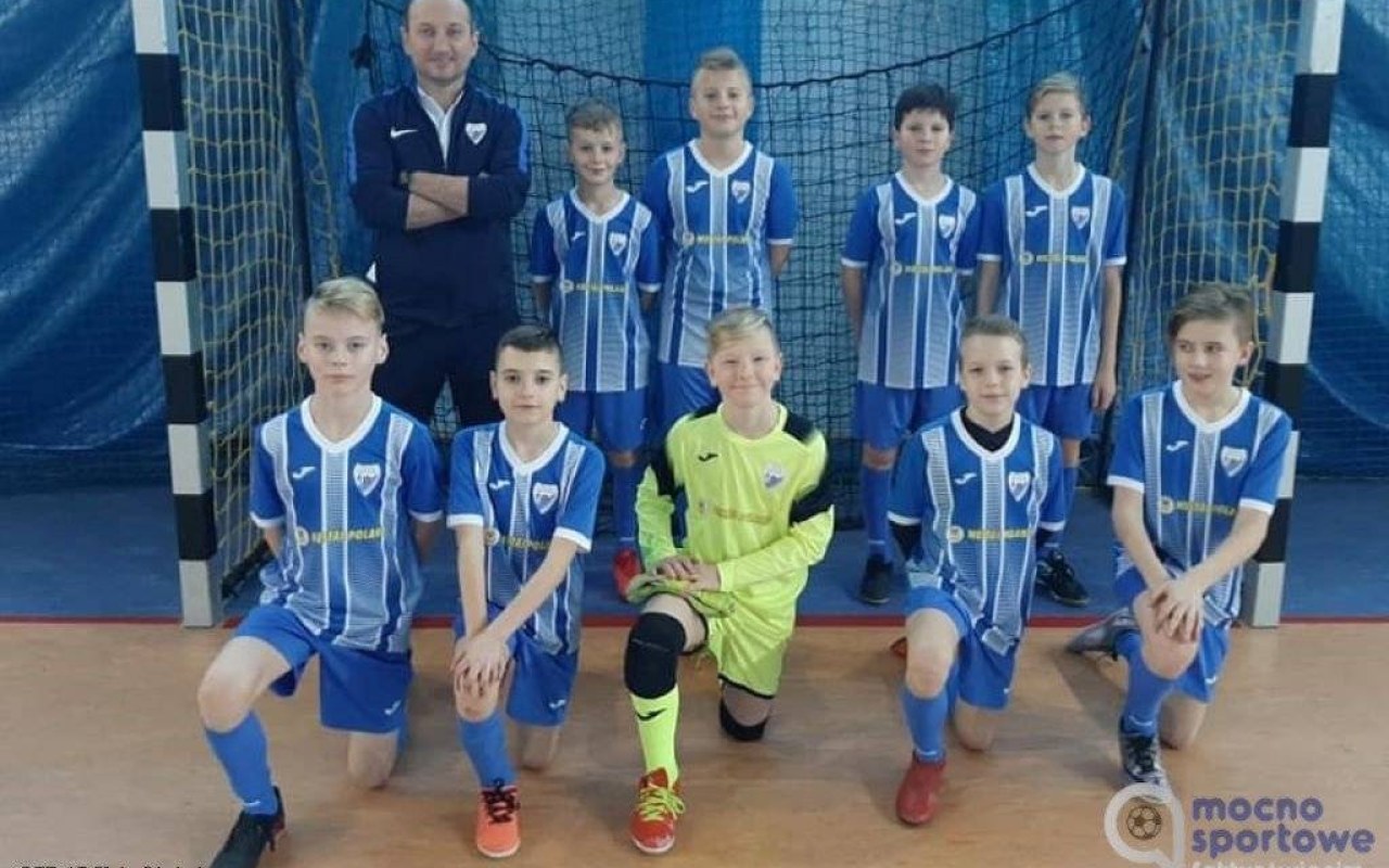 Młodzicy Unii mistrzami powiatu halowej piłki nożnej