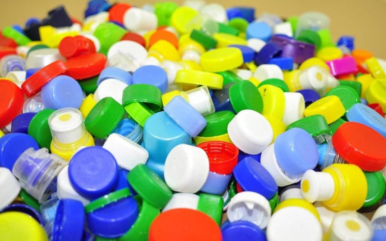 Po co zbierać plastikowe nakrętki? – FILM