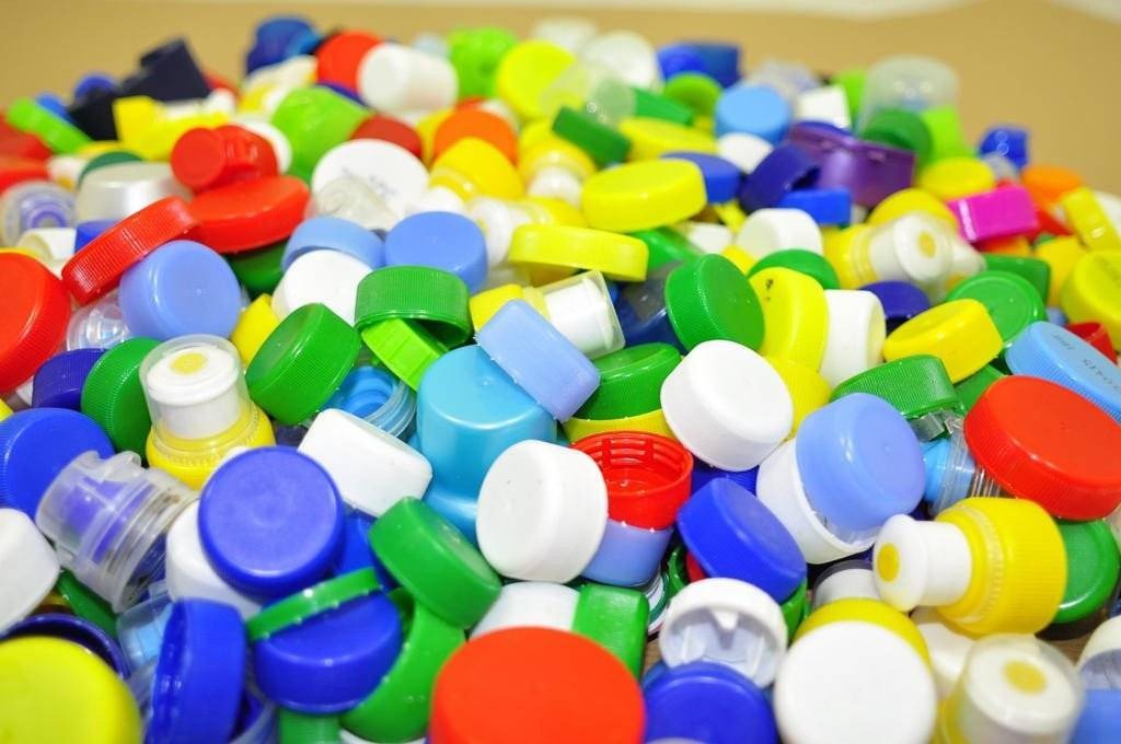 Po co zbierać plastikowe nakrętki? – FILM