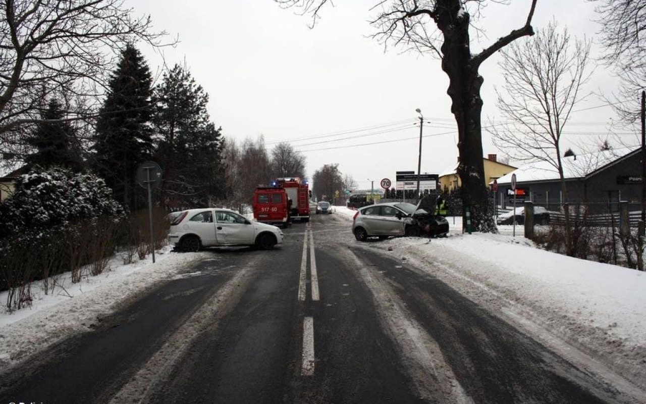 Zderzenie podczas wyprzedzania – FOTO