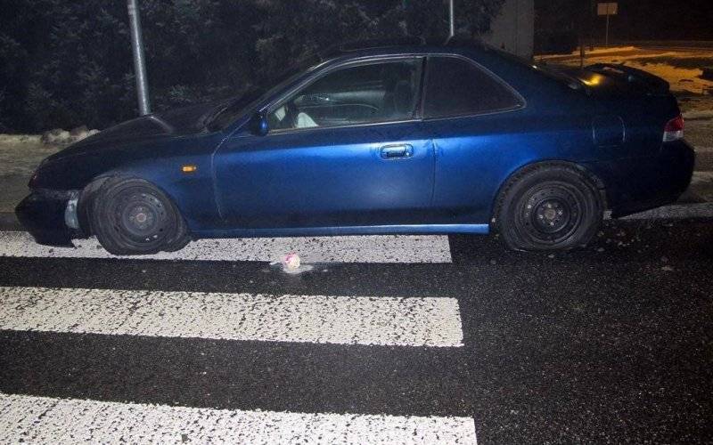 Jeden wpadł na rondo, drugi na chodnik