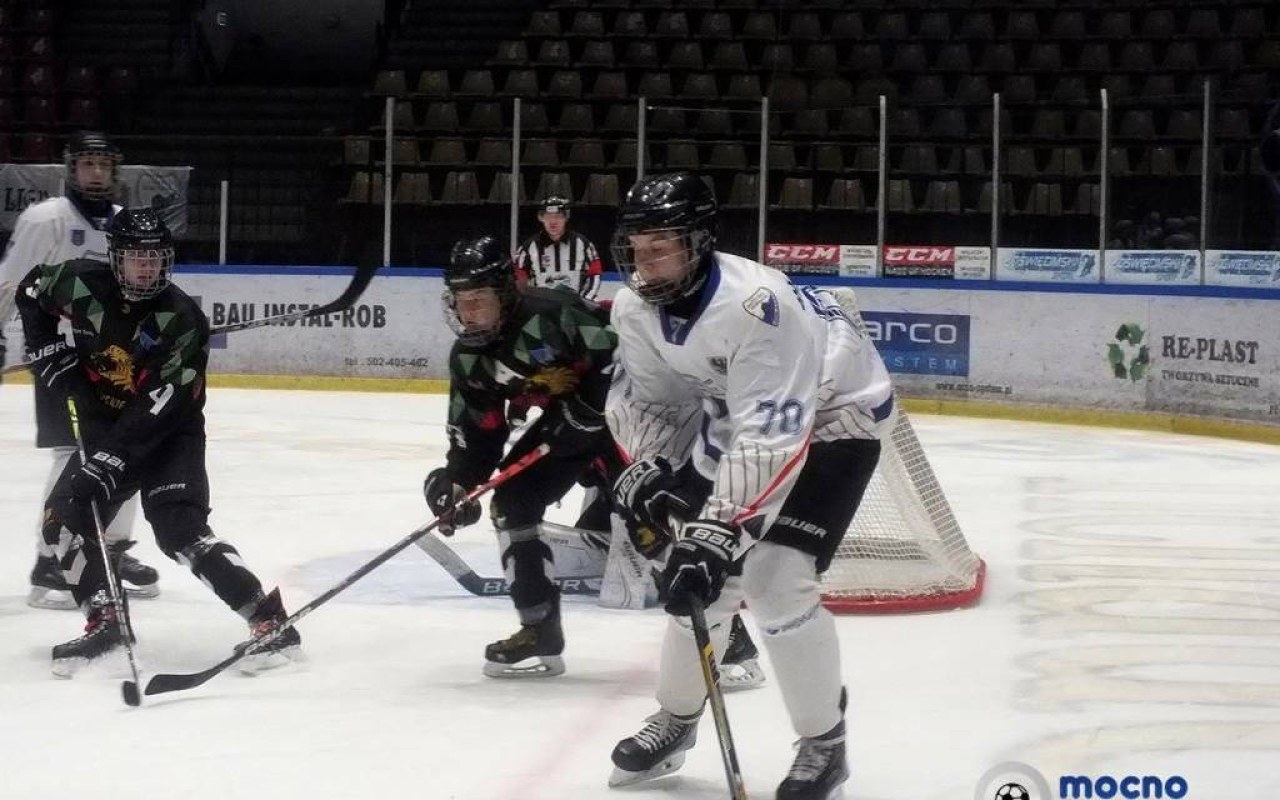 Porażka UKH Unia w drugi dzień mistrzostw – FILMY, FOTO