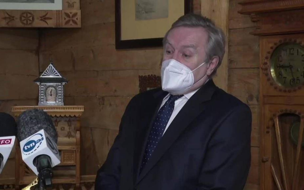 Gliński broni Beaty Szydło, parlamentarzyści chcą jej odwołania – FILM