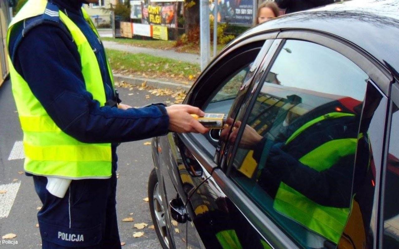 Jeżdżą po pijanemu i bez prawa jazdy