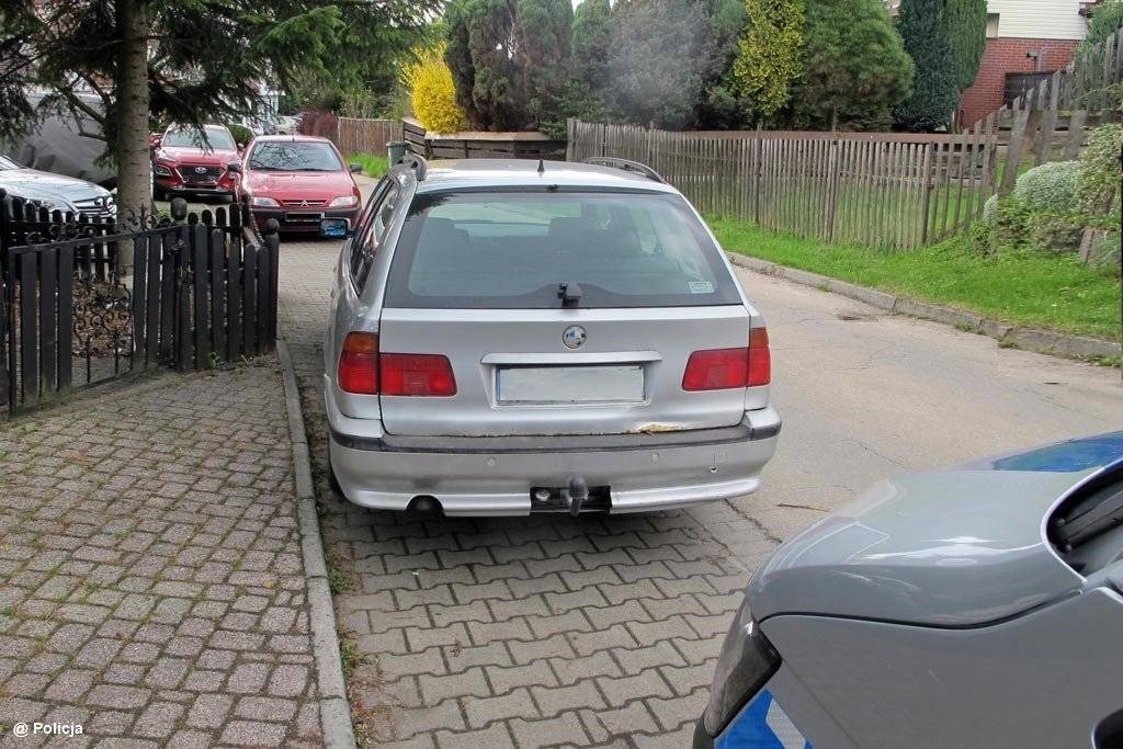 Pościg za bmw. Kierowca uciekł pieszo