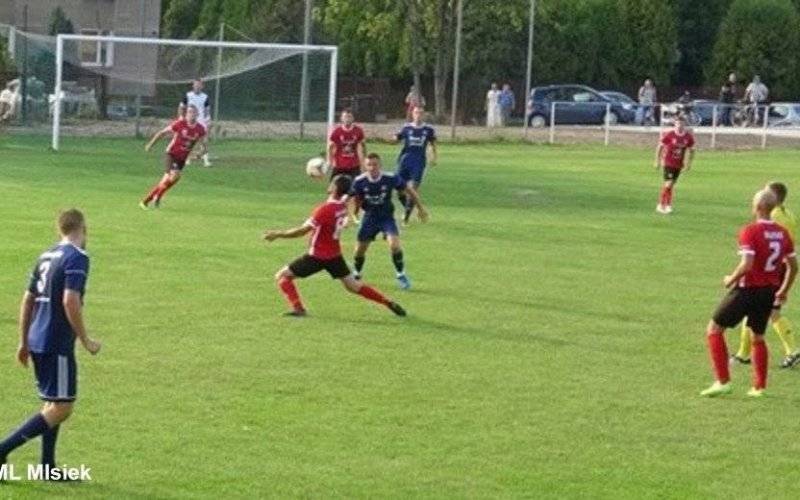 LKS Rajsko przegrał w Myślenicach