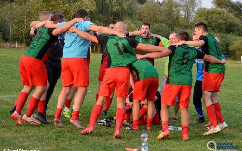 Wyrównany mecz Korony z LKS Poręba Wielka