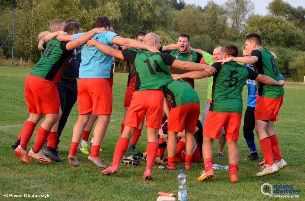Wyrównany mecz Korony z LKS Poręba Wielka