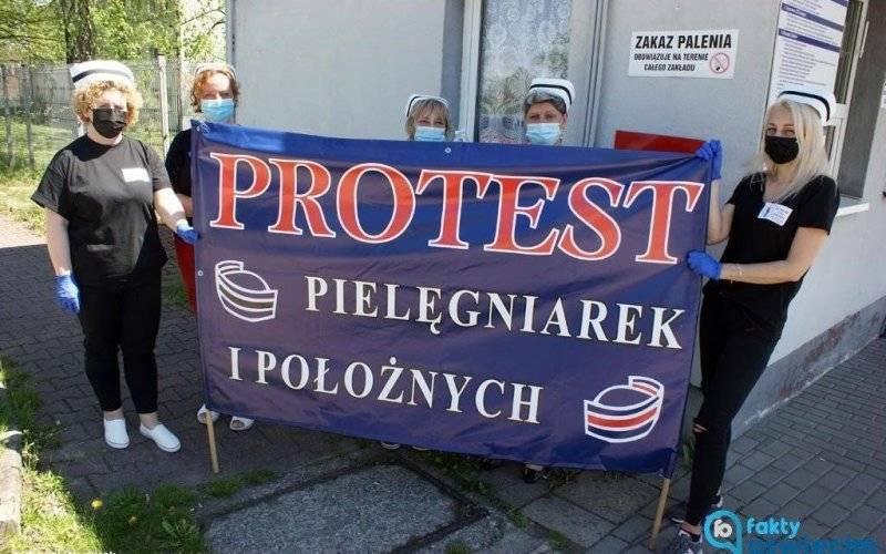 Milczący protest pielęgniarek i położnych w Oświęcimiu