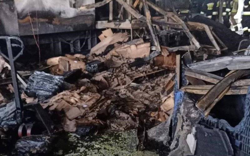 Pożar hali warsztatowej w Jawiszowicach – FOTO
