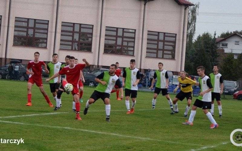 Strumień wygrał i nadal czai się za czołową dwójką