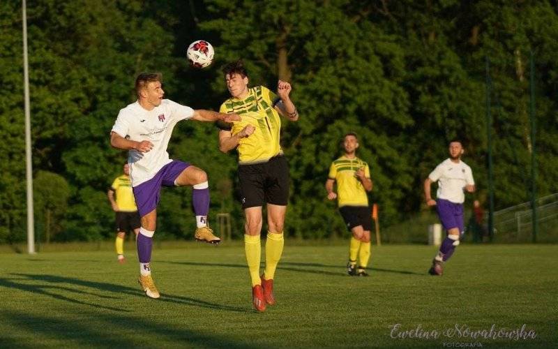 Wygrana TS Hejnału. Pięć bramek braci Dudziców