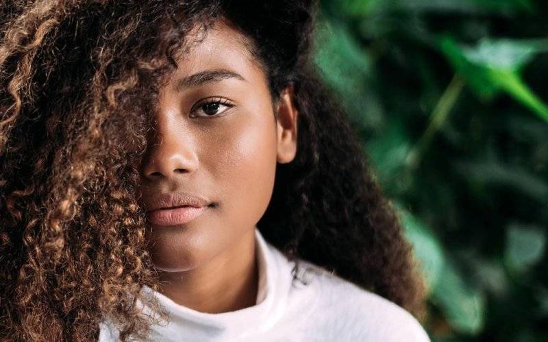 Tonik do twarzy – czy powinien pojawić się w rutynie pielęgnacyjnej?