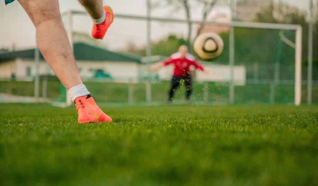 Piłkarska środa w Faktach Oświęcim – TABELE