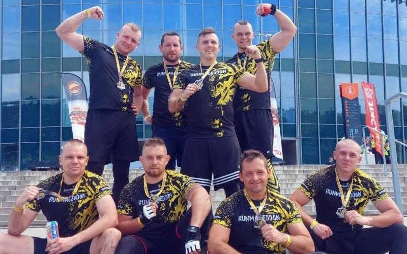 Mocarze w mundurach – FOTO