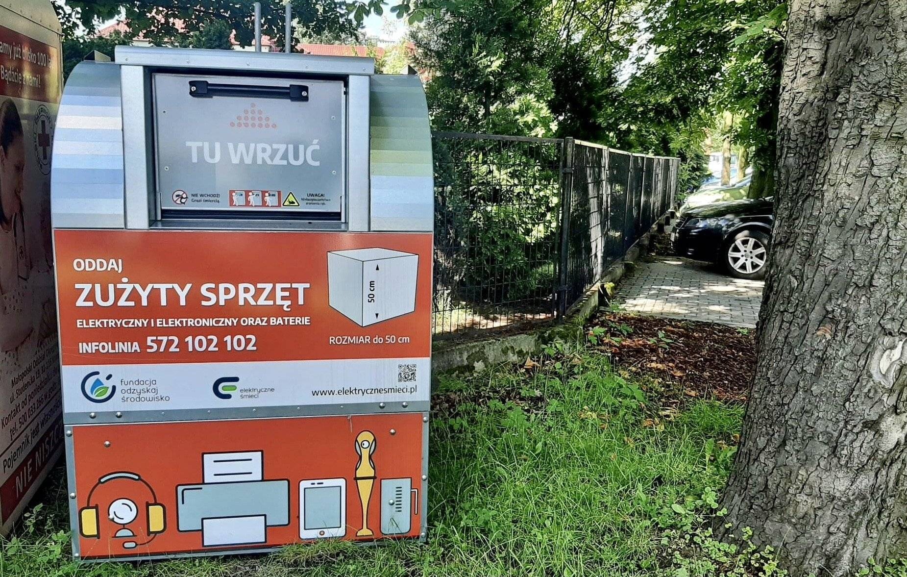 Kolejne pojemniki na zużyty sprzęt – FOTO