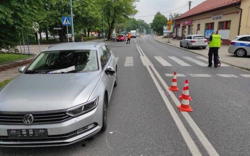 Wypadek w Brzeszczach. Rowerzysta trafił do szpitala – FOTO