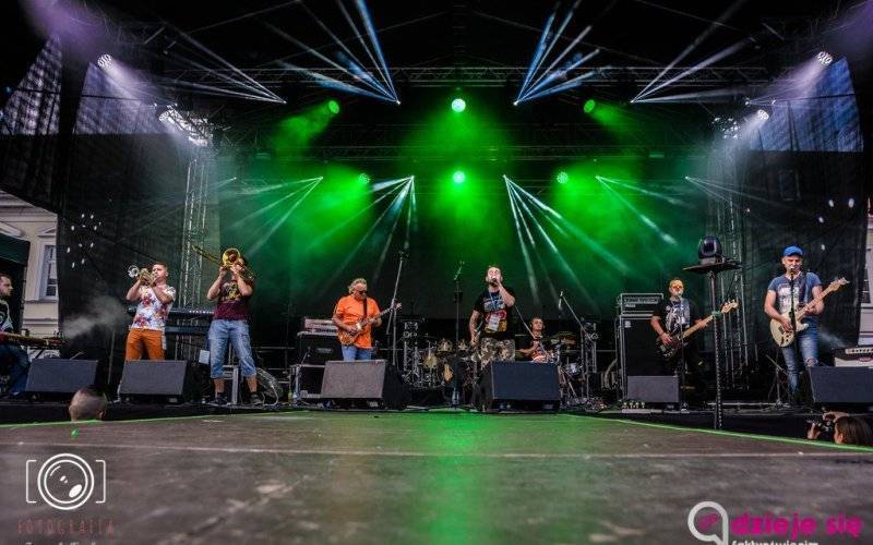 Mieszanka rocka i reggae, czyli Krzywa Alternatywa na scenie