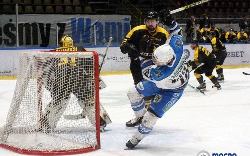 Tyler Wishart w barwach biało-niebieskich