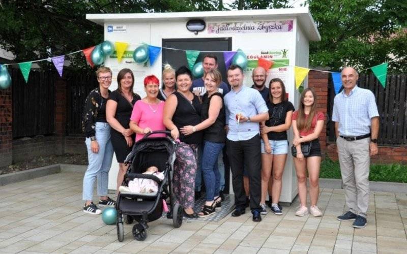 Pierwsza jadłodzielnia w powiecie już stoi – FOTO