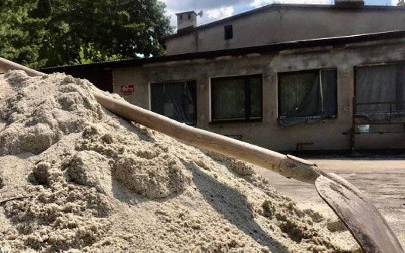 Trwają prace przy domu ludowym w Malcu