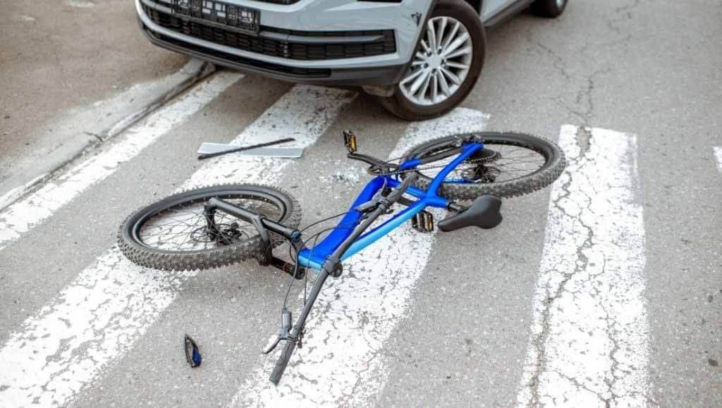 Potrącił nastolatkę na przejeździe dla rowerów