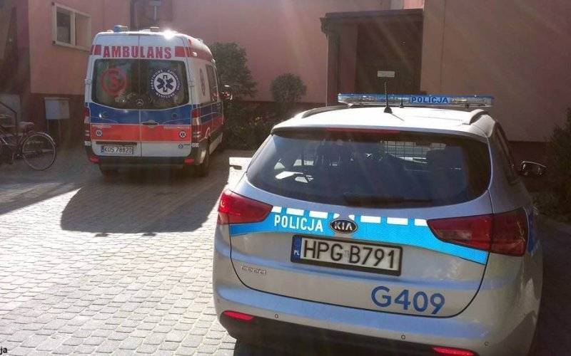 Dostał udaru. Policjanci wyważyli drzwi