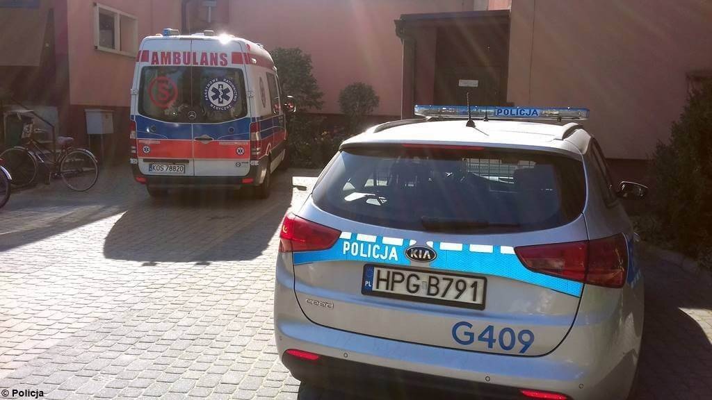 Dostał udaru. Policjanci wyważyli drzwi
