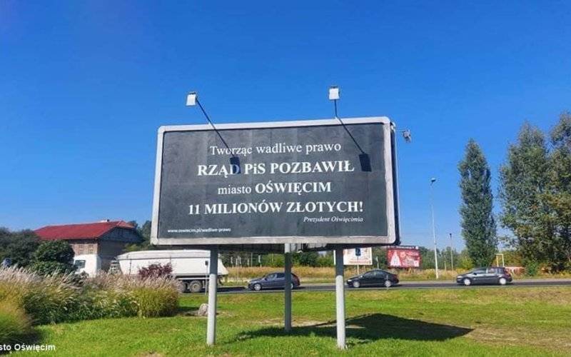 Radny pyta o bilbordy, prezydent odpowiada