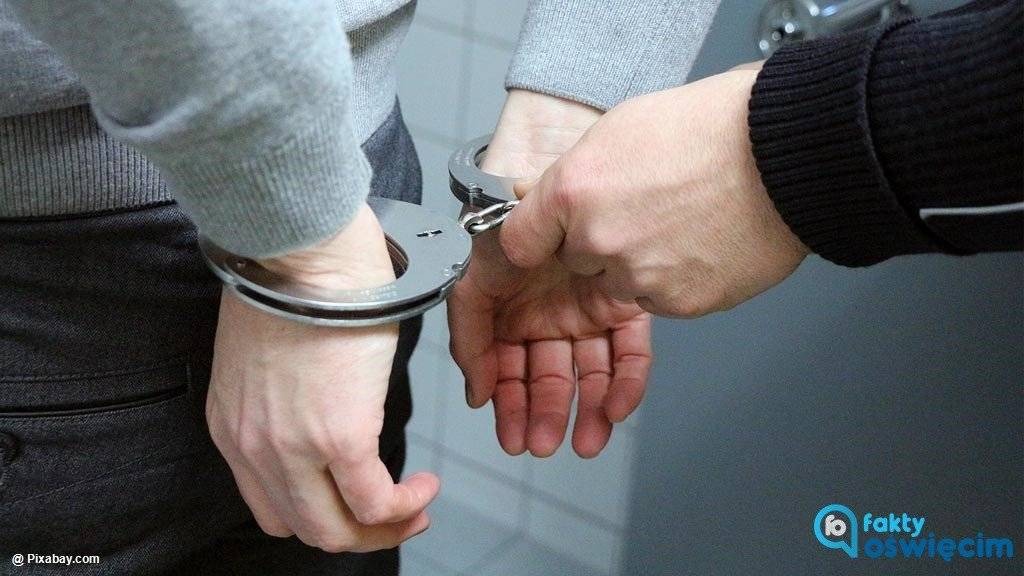 Pijany kierowca trafił od razu za kratki
