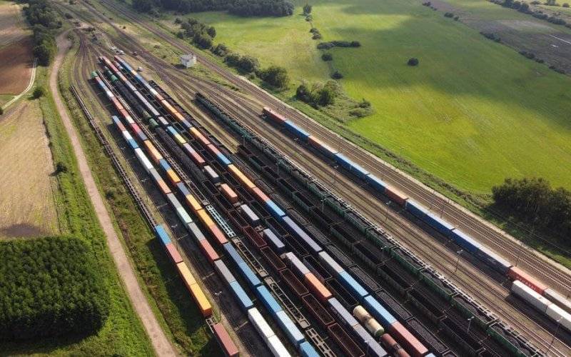Warto postawić na transport towarów koleją. Planeta nam za to podziękuje