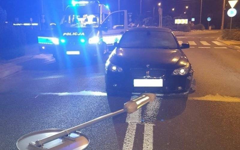 Pijany kierowca potrącił policjantów – FOTO