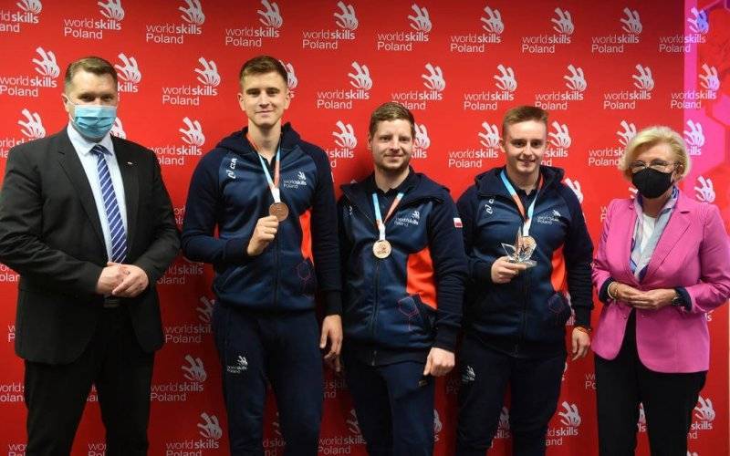 Polacy z trzema medalami w konkursie promującym edukację zawodową EuroSkills