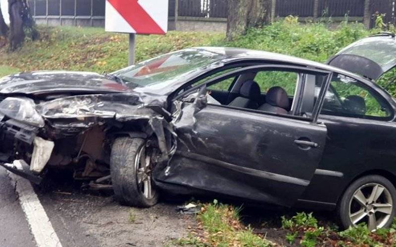 Zasnął za kierownicą i spowodował czołówkę