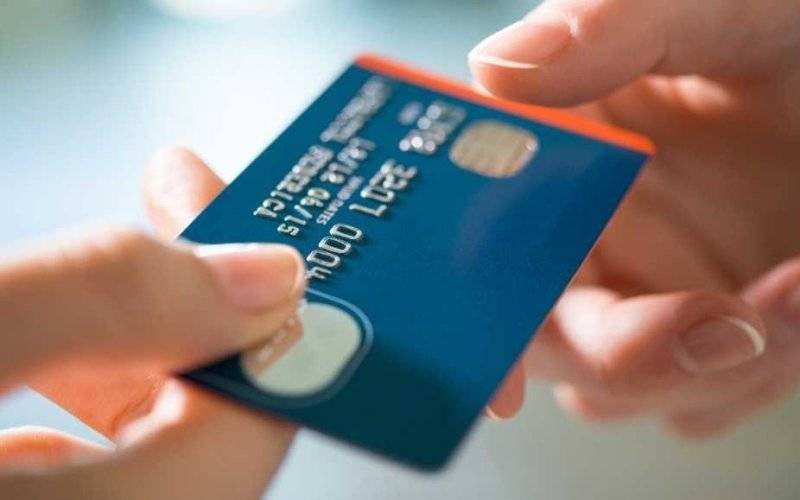 Znalazła kartę płatniczą i poszła na zakupy