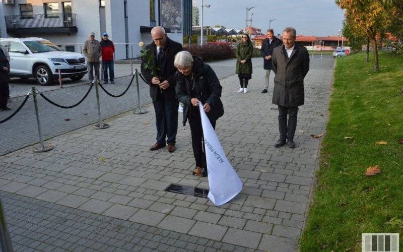 Kolejne tablice w Alei Pisarzy odsłonięte – FOTO