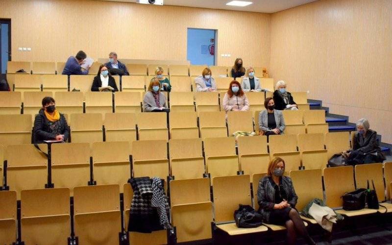 Rośnie liczba zakażonych w szkołach