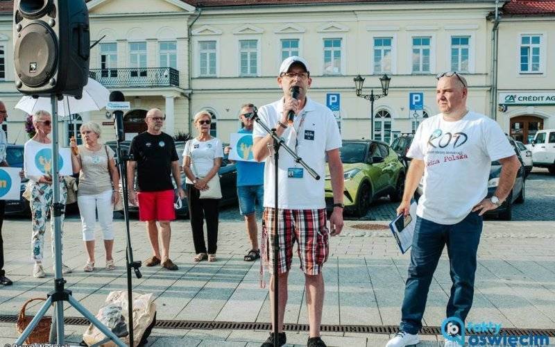 Manifestacje przeciwko lex TVN w Oświęcimiu i Kętach