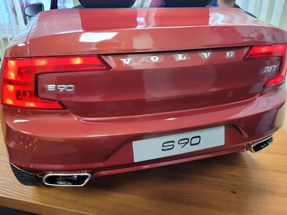 Nowy samochód szpitala powiatowego służy małym pacjentom – FOTO