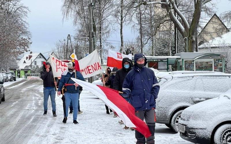 Zwolnienia w gminnej spółce? Pracownicy protestują – FILM, FOTO