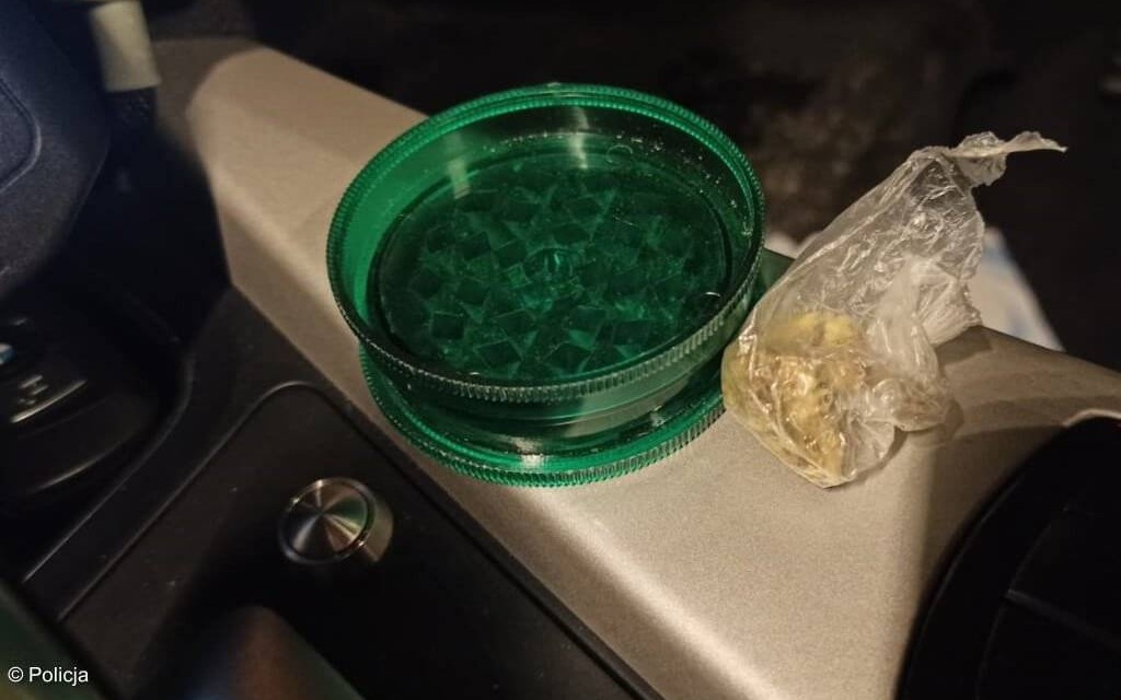 Kierowca prowadził po amfetaminie i miał narkotyk przy sobie