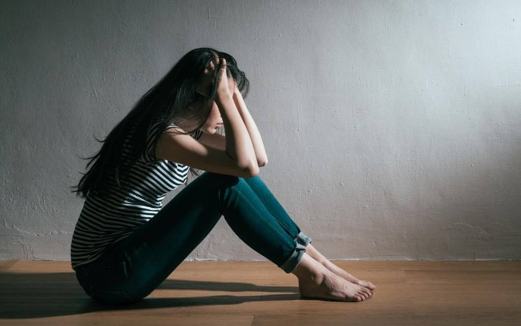 Nastoletnia depresja. Życie w trybie online/offline – nie pozwól dziecku wylogować się z życia