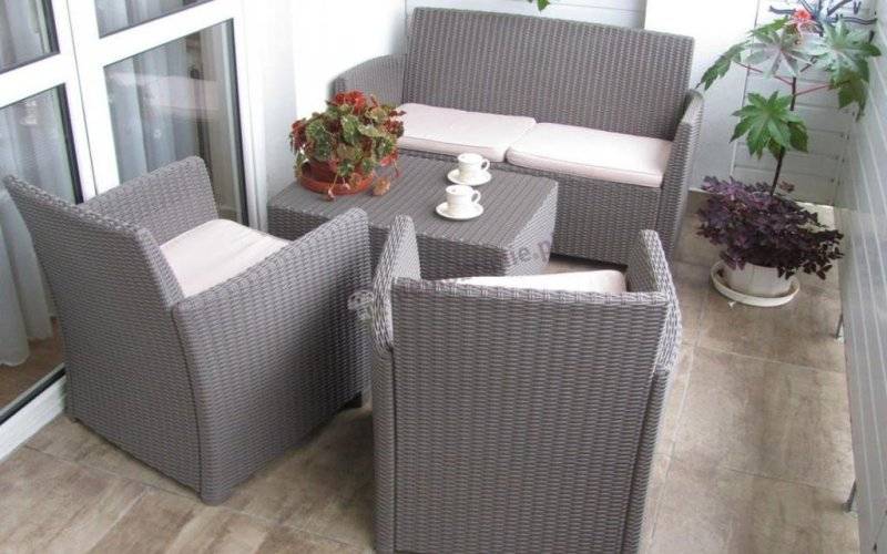 Jakie meble na balkon w bloku?
