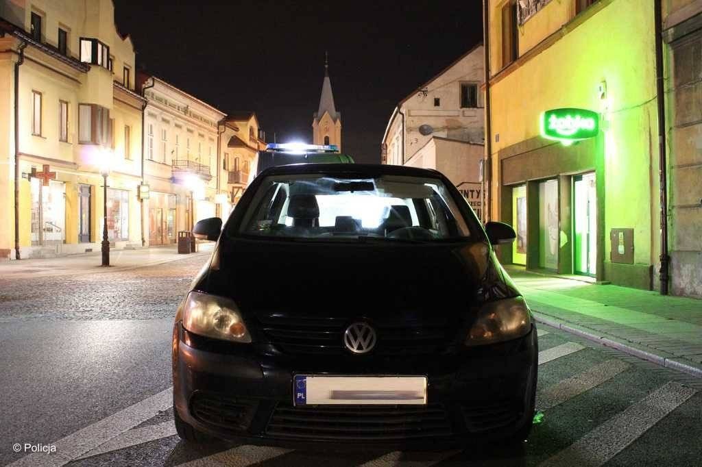 Podczas cofania potrącił seniorkę