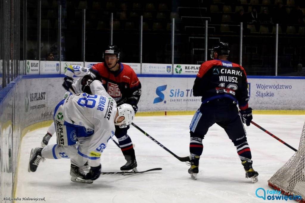 Zwycięstwo JKH GKS. Grają dalej