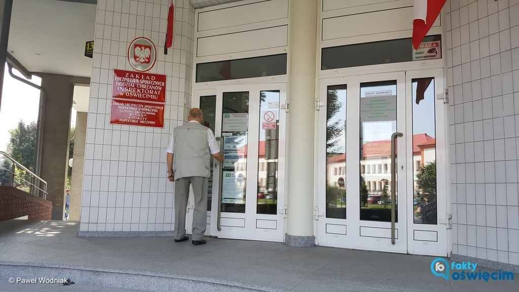 ZUS w poniedziałki znów czynny dłużej