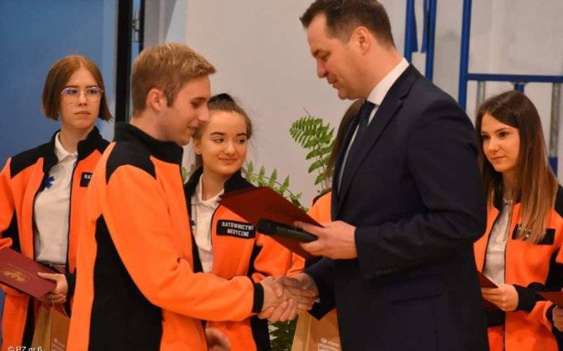 Przyszli ratownicy medyczni i strażnicy graniczni złożyli ślubowanie – FOTO
