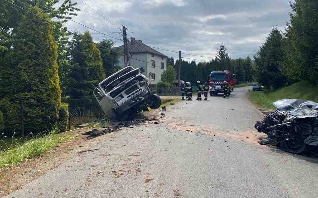 Cztery kolizje. Dwóch kierowców zasnęło za kierownicą