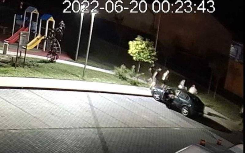 Grupa młokosów zniszczyła plac zabaw w Polance Wielkiej – FILMY